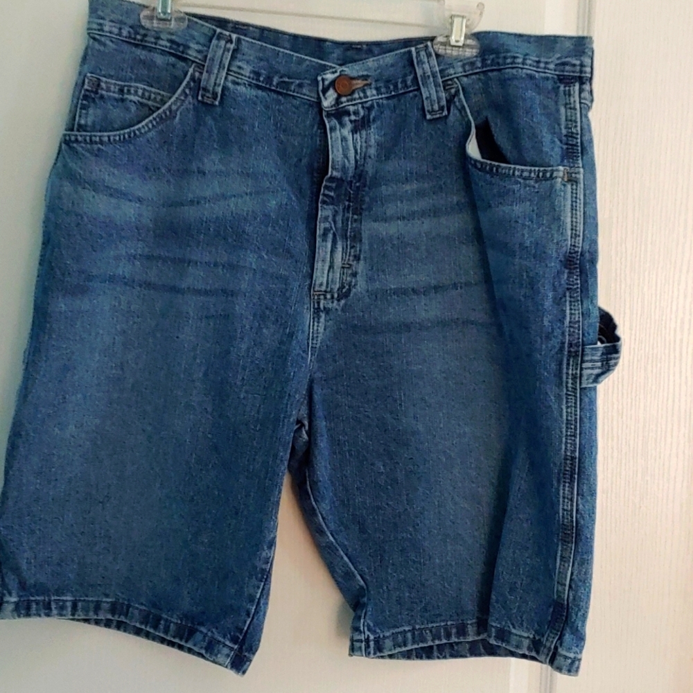 Men's Wrangler Jean Shorts. Sz 36